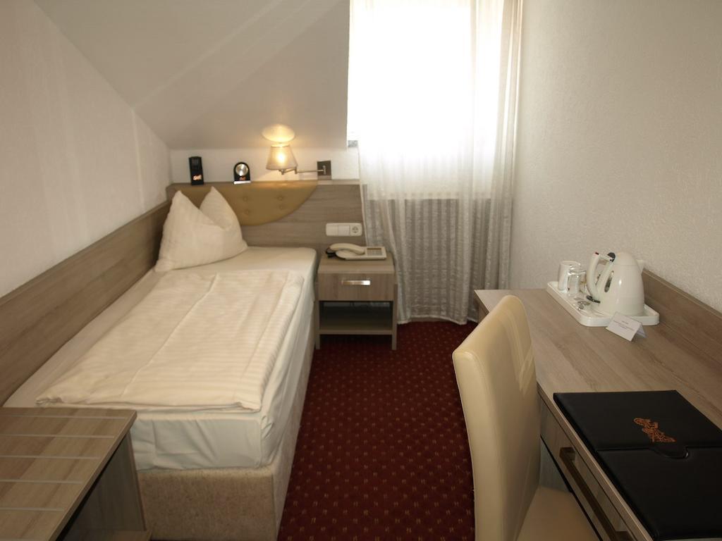 Airport Hotel Filder Post Stuttgart Exterior foto